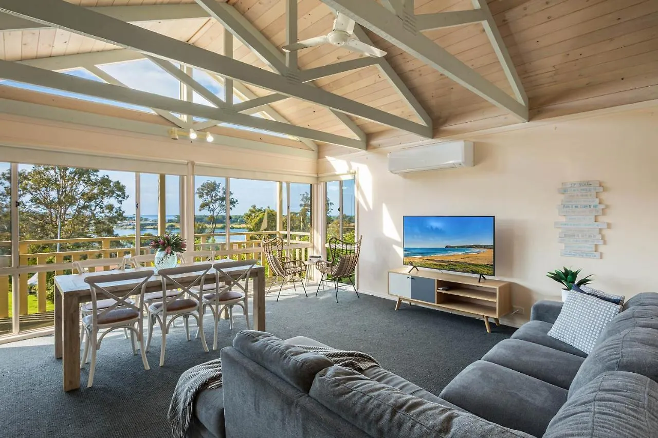 Pelican Lake Holiday House Merimbula
