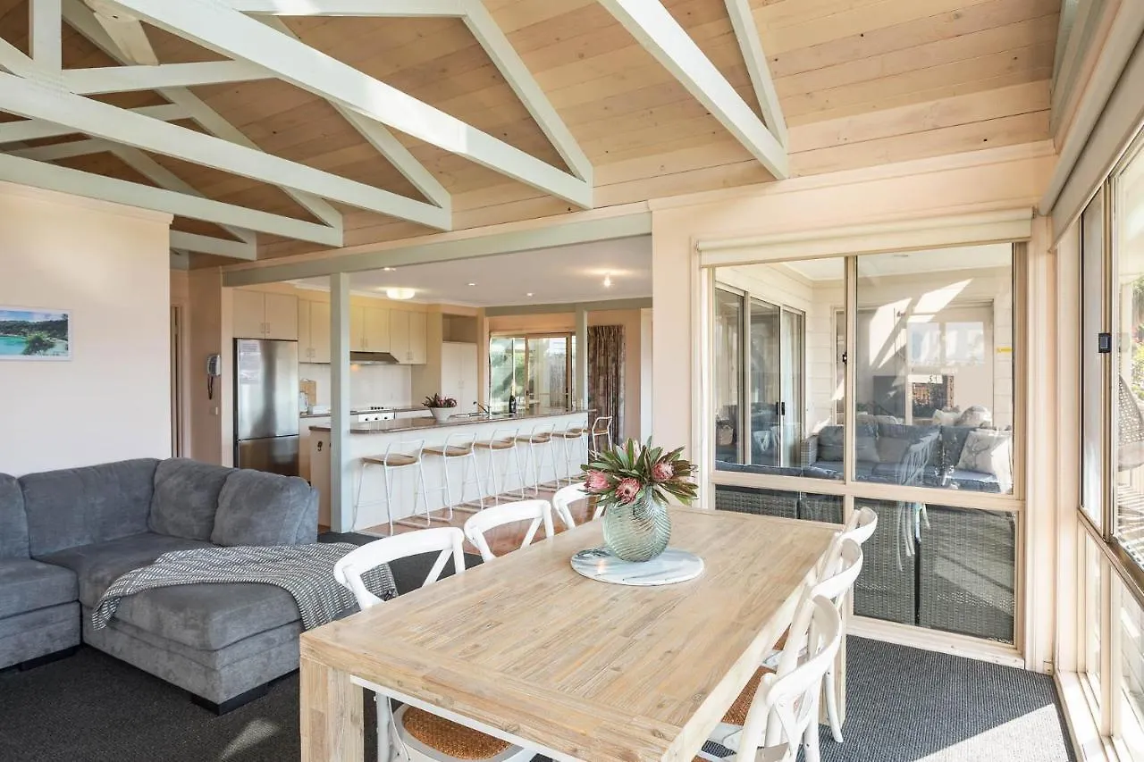 Pelican Lake Holiday House Merimbula Australia