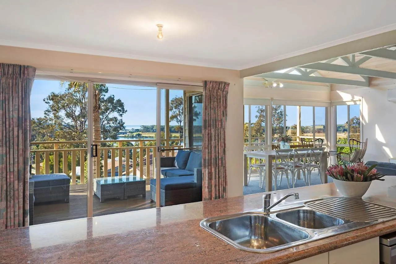 Pelican Lake Holiday House Merimbula Australia