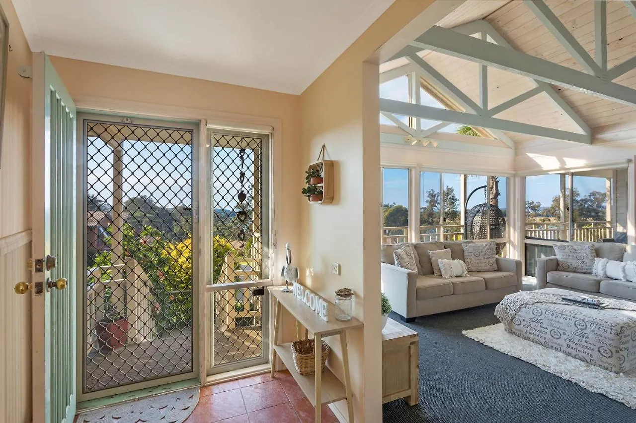 Holiday home Pelican Lake Holiday House Merimbula