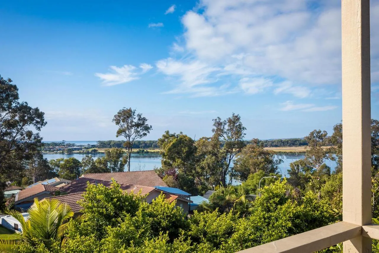 Holiday home Pelican Lake Holiday House Merimbula Australia