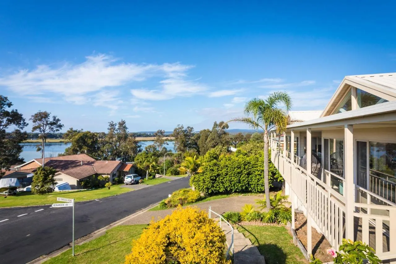 Pelican Lake Holiday House Merimbula Holiday home