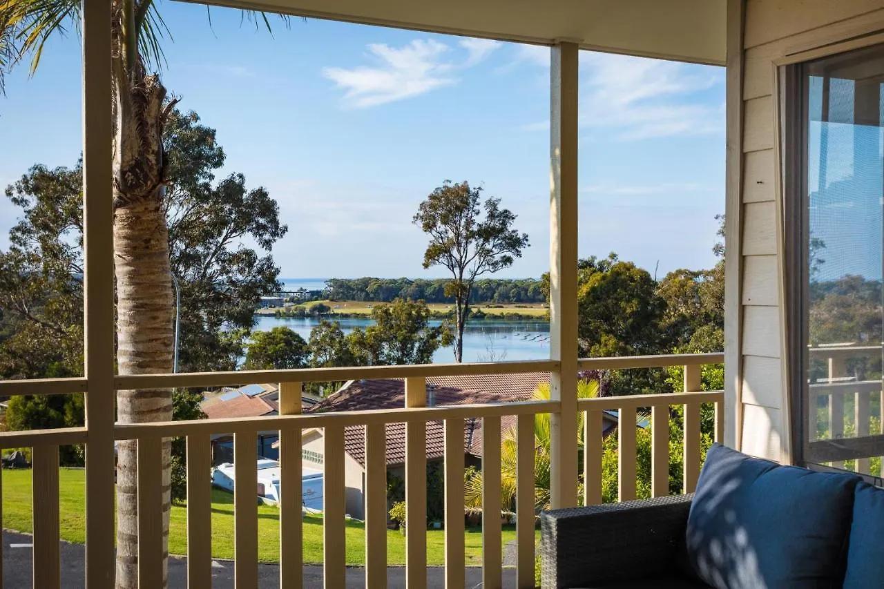 Pelican Lake Holiday House Merimbula Holiday home